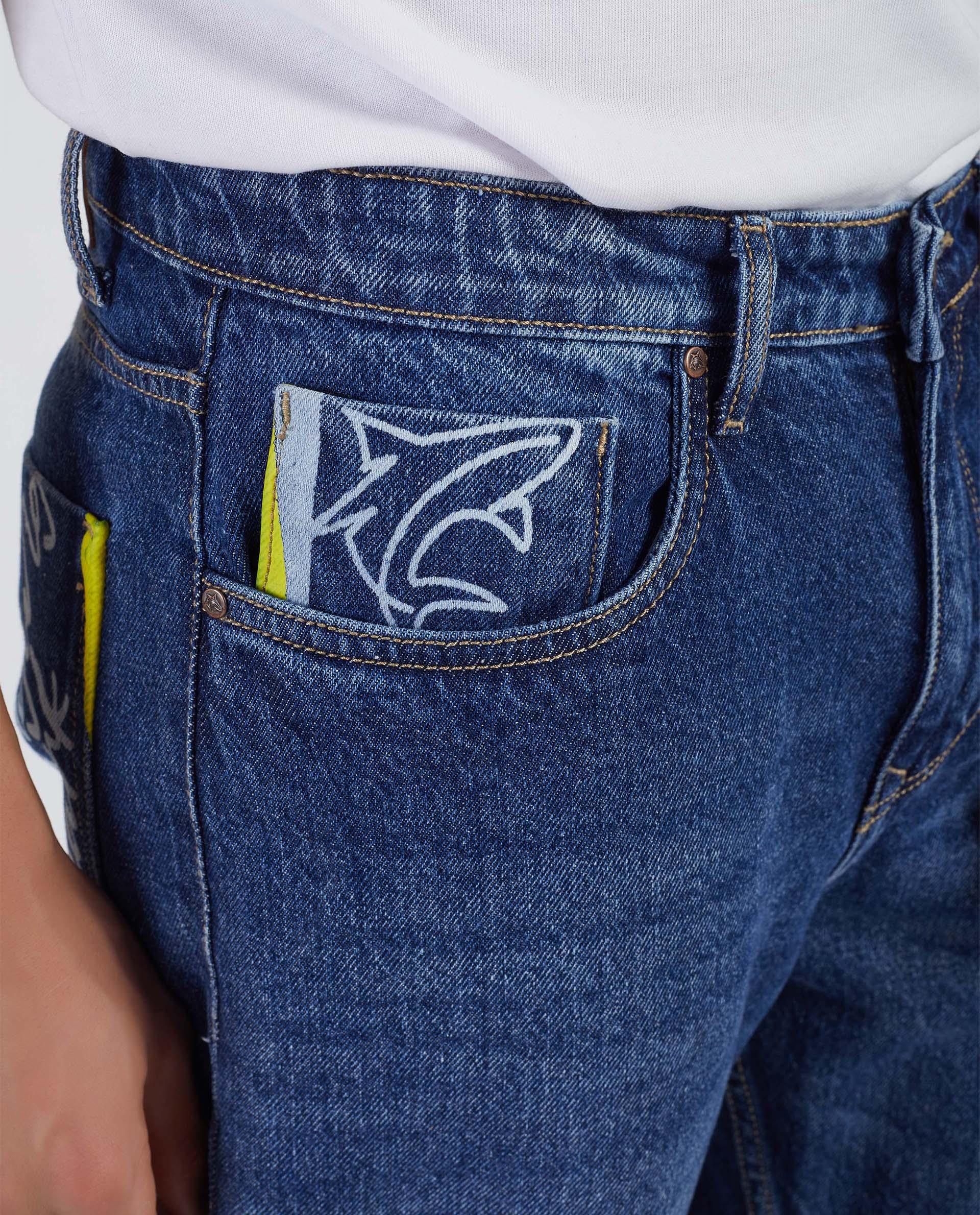 MEDIUM BLUE STRAIGHT FIT JEANS