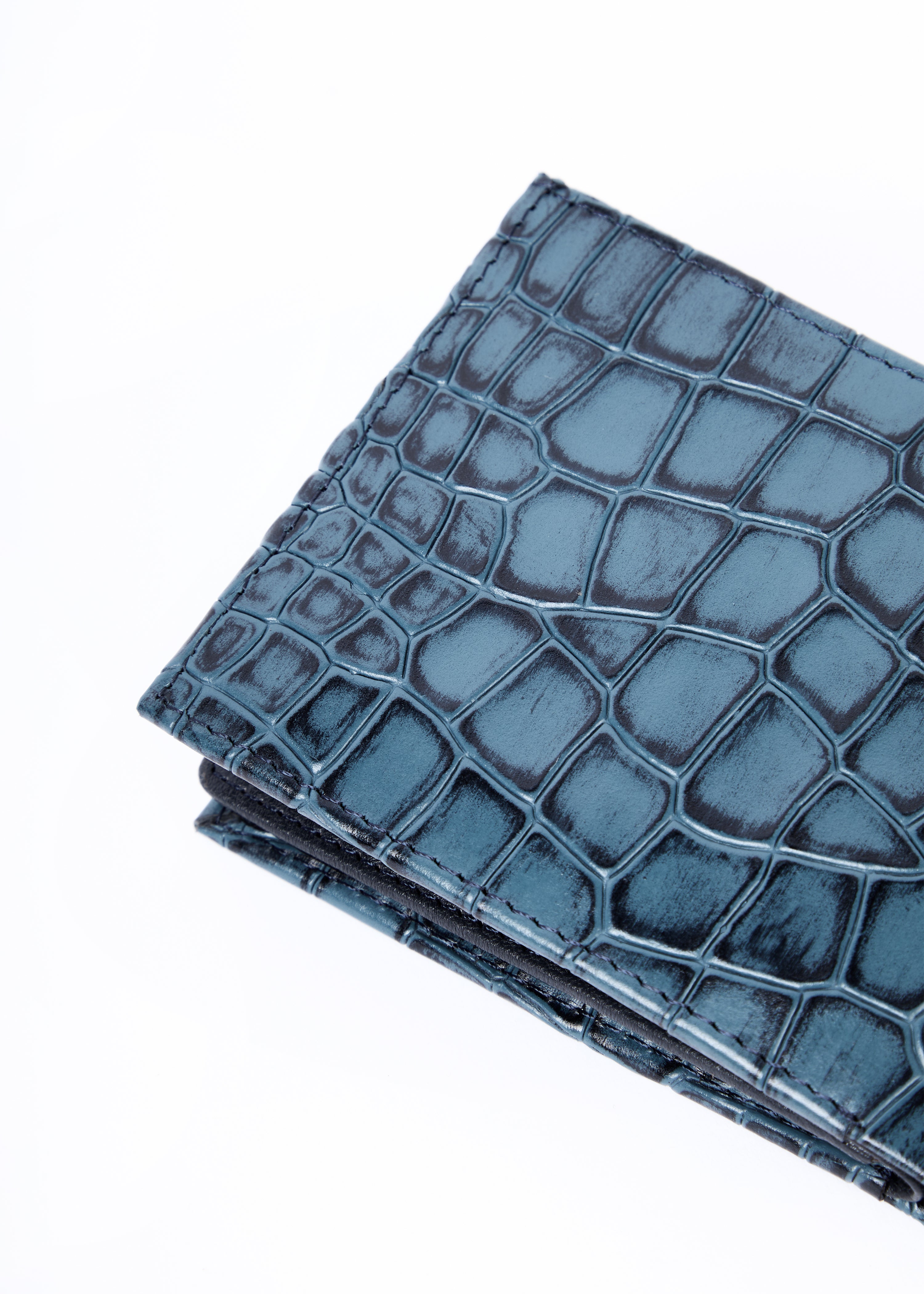 Flying Shark Tan Leather Wallet – Elegance Meets Functionality